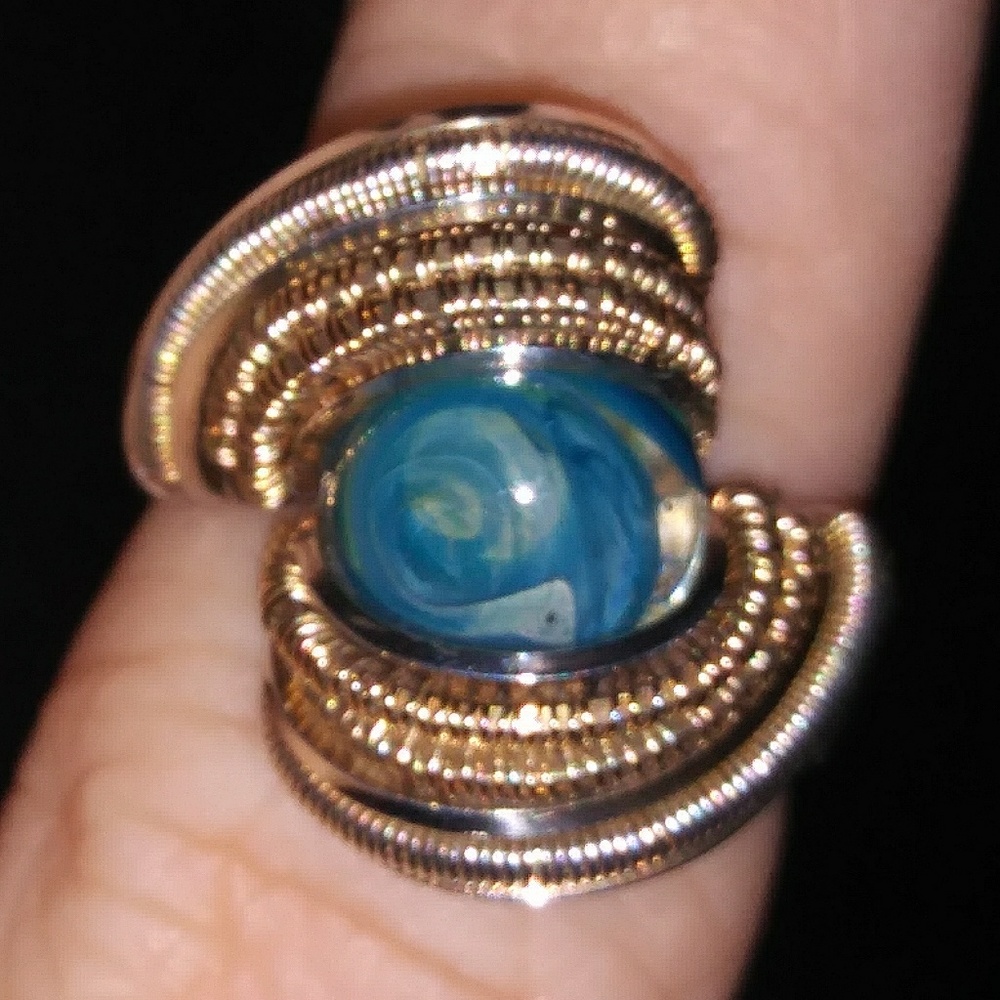 Wire wrapped glass ring sz6